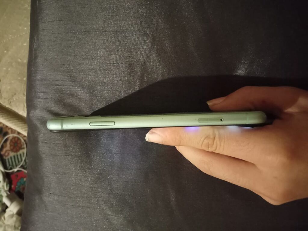 IPhone 11, Yaşıl, Qırıq — Apple iPhone, Bakı (3)