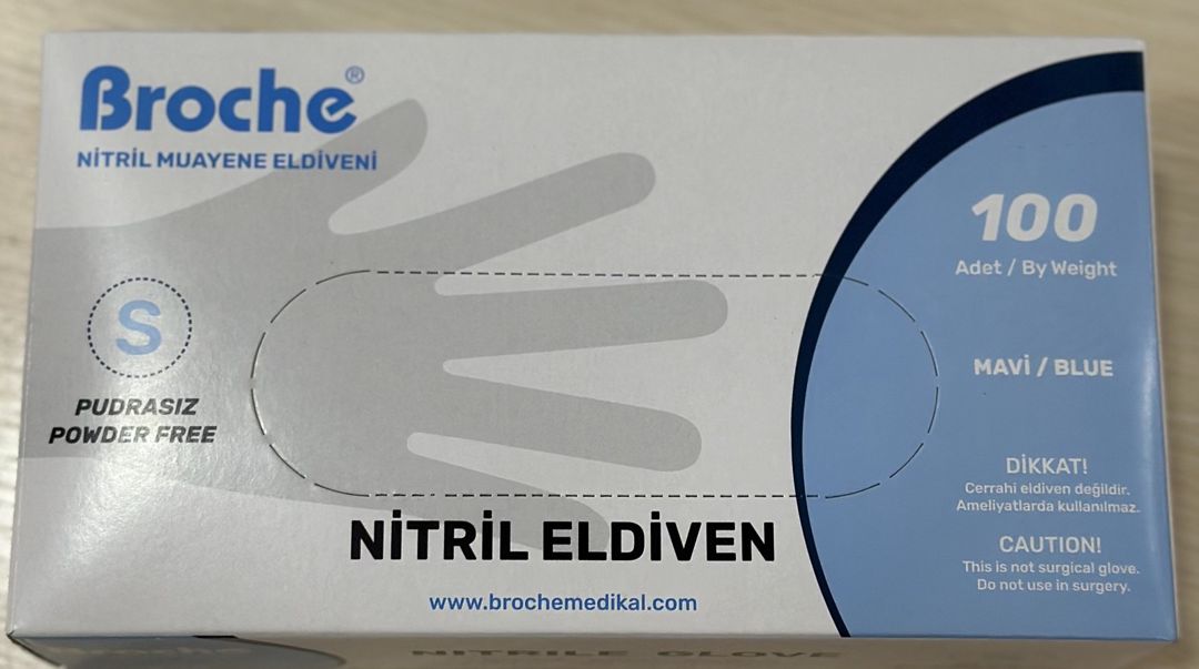 Broche mavi əlcək — Şəxsi əşyalar, Bakı