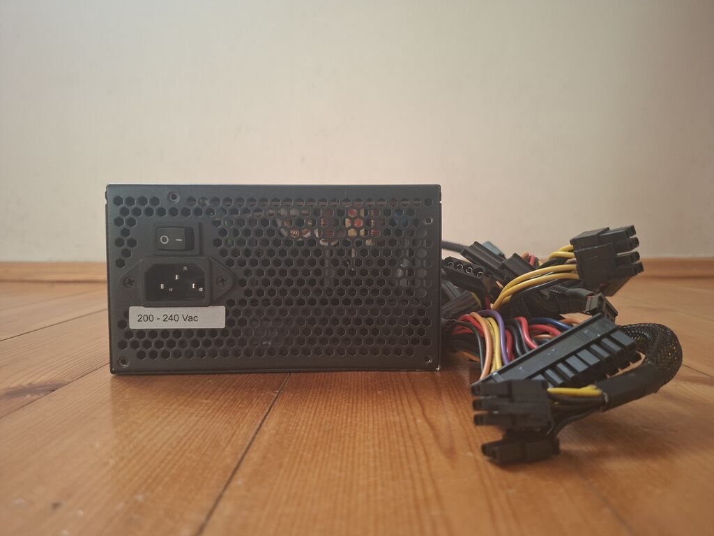 İntergator 600W qida bloku Tam işlək Metrolara çatdırılma 2 AZN — Elektronika, Digah (3)