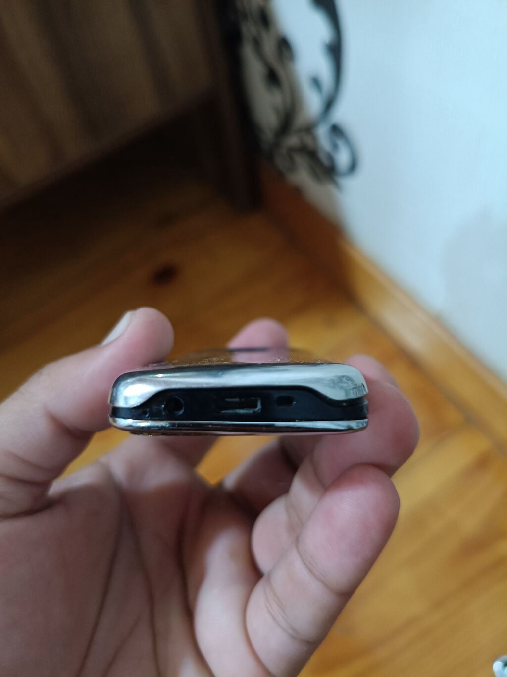 Nokia 6700 Slide, < 2 GB Memory Capacity, rəng - Gümüşü, Düyməli — Nokia, Masazır (3)