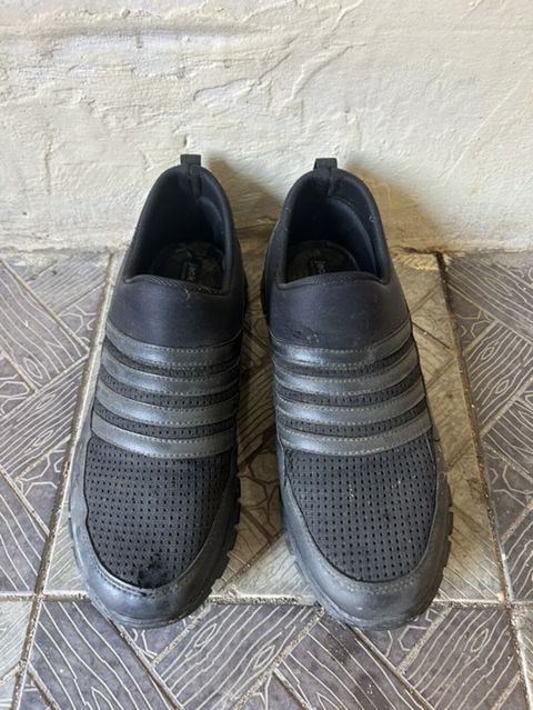 Qara rəngli kişi slip-on ayaqqabıları - Modell: Slip-on (bağsız)