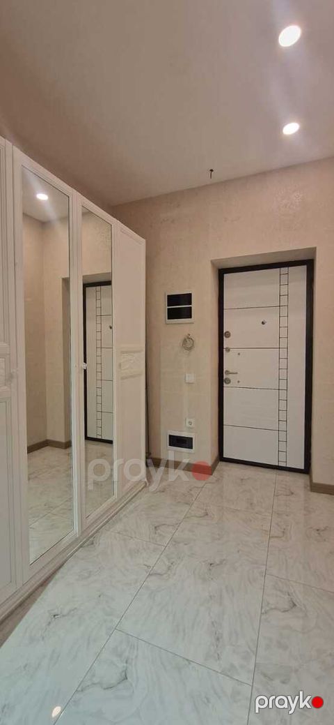 Satılır 4 otaqlı yeni tikili 180 m²