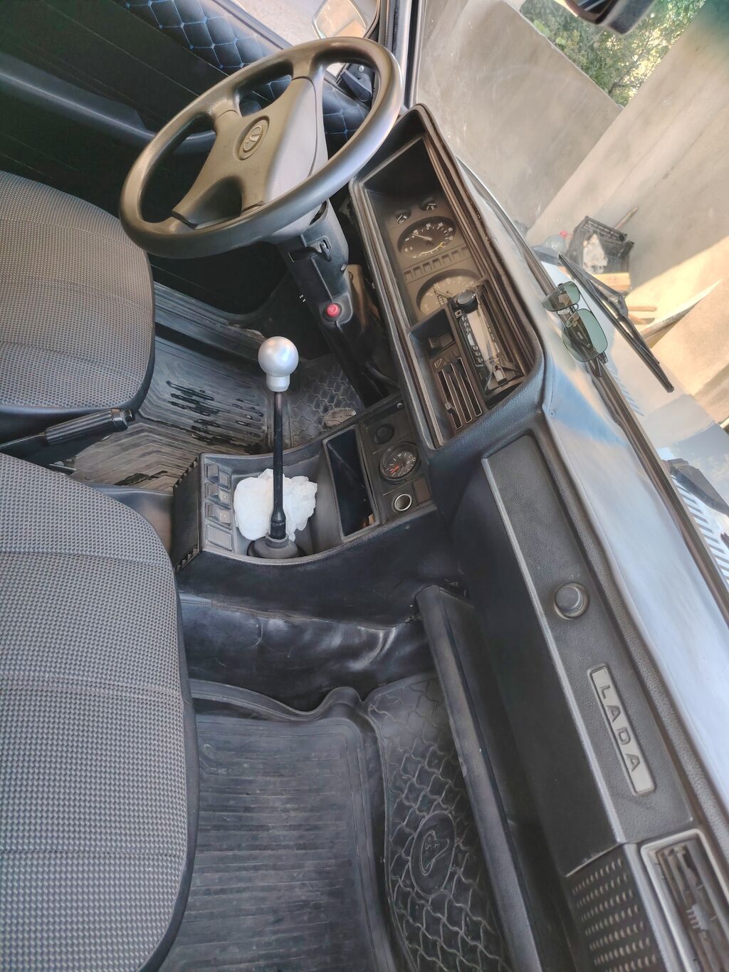 VAZ 2107 sedan – ağ rəng, 4 qapı. Texniki və xarici xüsusiyyətlər: - — Avto, Mehdiabad (6)