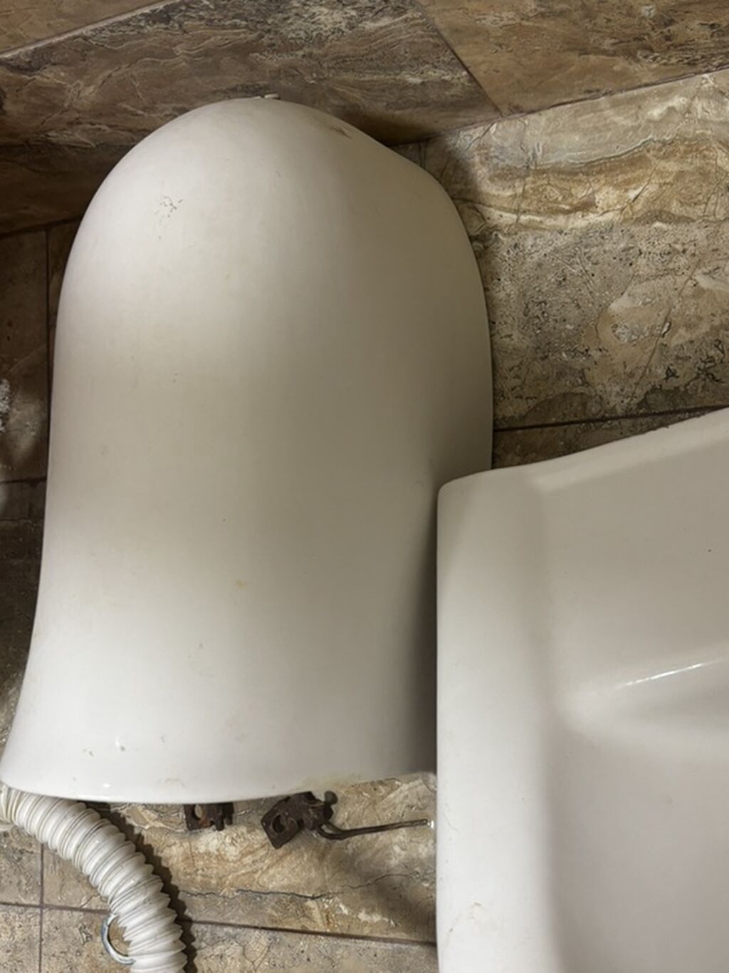 2 ci el Keramik divarüstü əlüzyuyan (piyedestallı) Məhsul təsviri: - — Santexnika, Bakı (4)