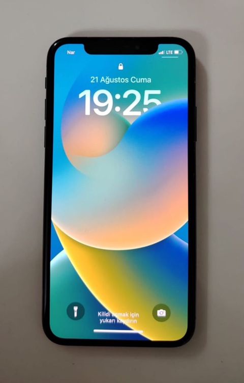 IPhone X, Qara, Simsiz şarj