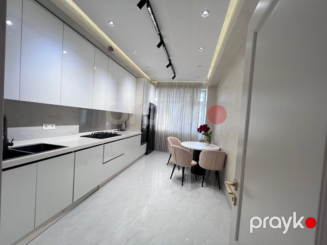 Satılır 4 otaqlı yeni tikili 180 m² — Mənzil, Bakı (2)