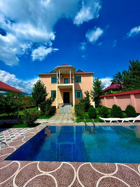 İcarəyə verilir 7 otaqlı həyət evi/bağ evi 220 m²