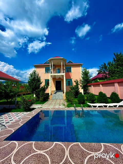 İcarəyə verilir 7 otaqlı həyət evi/bağ evi 220 m²