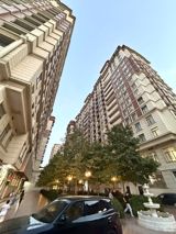 Satılır 4 otaqlı yeni tikili 178 m² — Emlak
