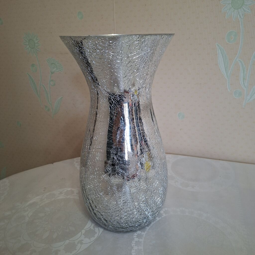 Bir vaza — Mallar, Bakı