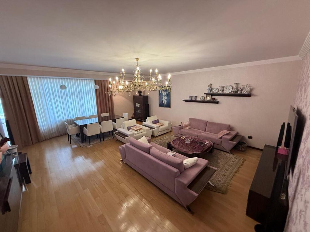 Satılır 4 otaqlı yeni tikili 208 m² — Mənzil, Bakı