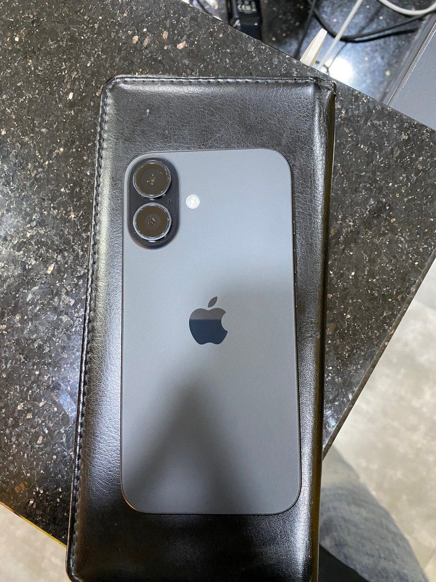 Apple iPhone 16 Black 128GB/8GB — Smartfonlar, Bakı (3)
