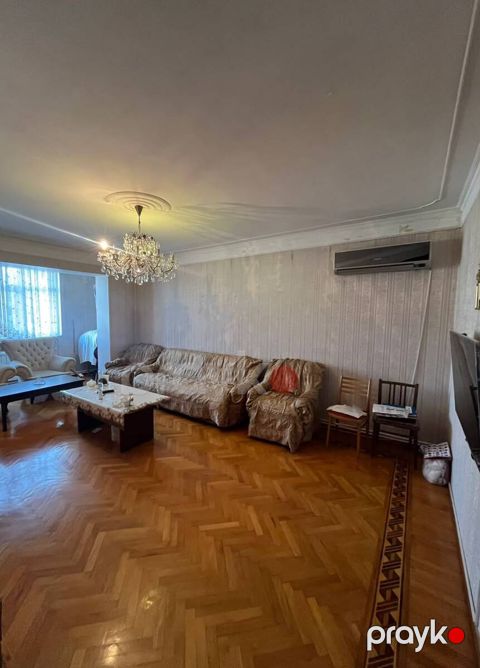 Satılır 3 otaqlı köhnə tikili 100 m²