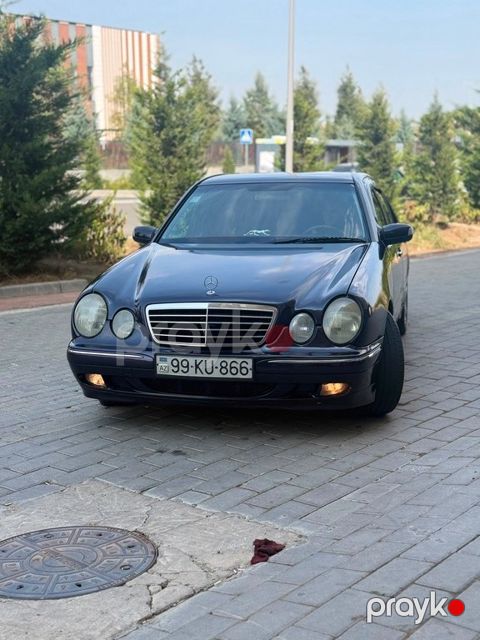 Mercedes E 200, 2.2 L, 2000 il, 749 012 km