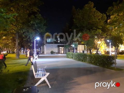 Satılır 2 otaqlı köhnə tikili 68 m²
