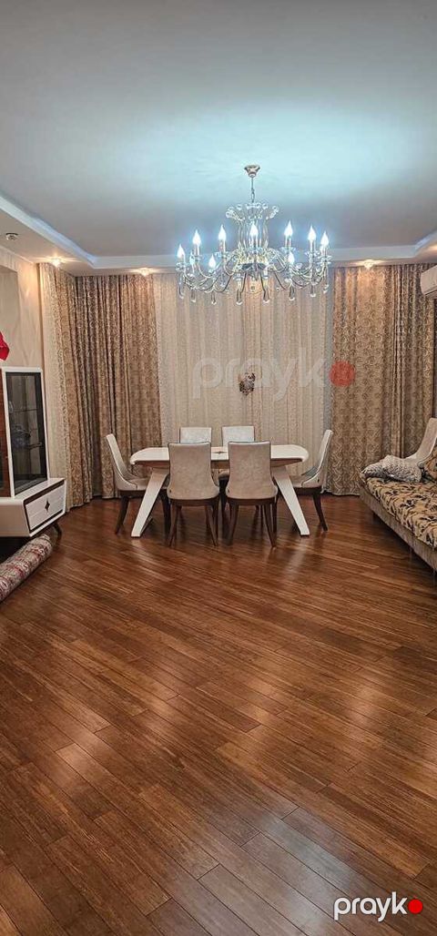 İcarəyə verilir 3 otaqlı yeni tikili 140 m²