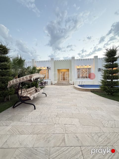 Satılır 6 otaqlı həyət evi/bağ evi 285 m²