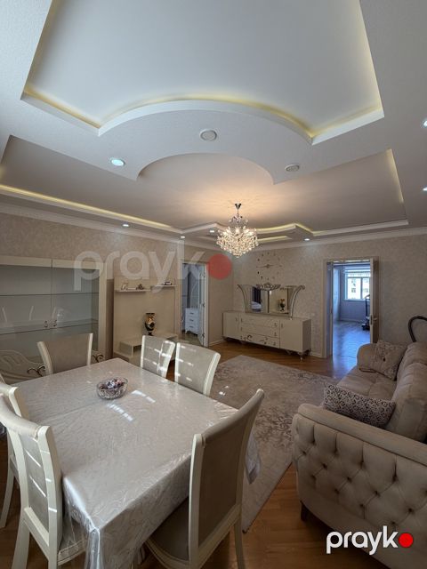 Satılır 4 otaqlı köhnə tikili 85 m²