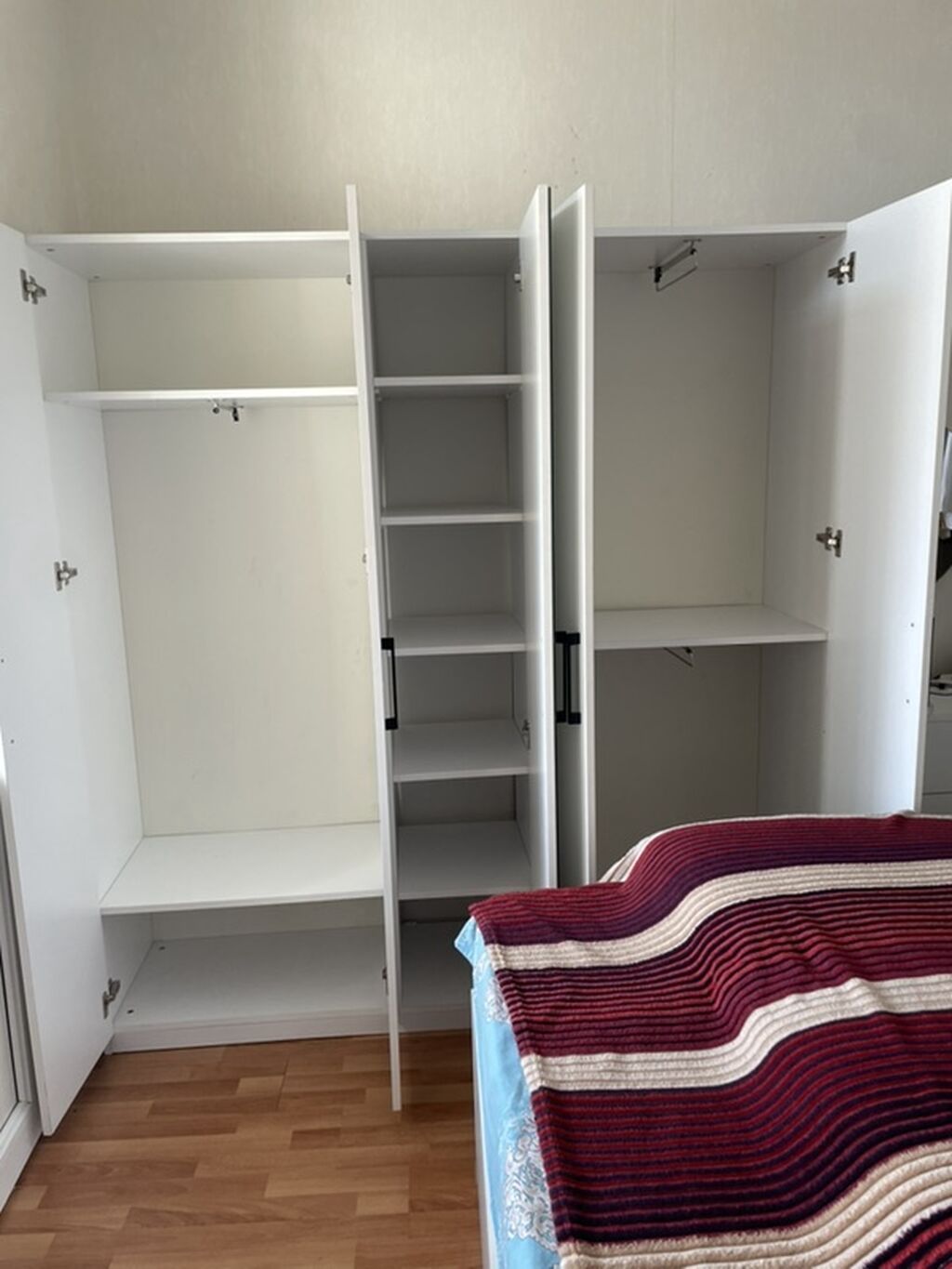 Ağ rəngdə 3 qapılı geyim şkafı - Material: laminat/MDFlam, ağ rəng - — Mebel, Masazır (4)