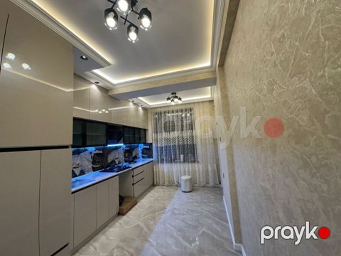 Satılır 3 otaqlı yeni tikili 105 m²