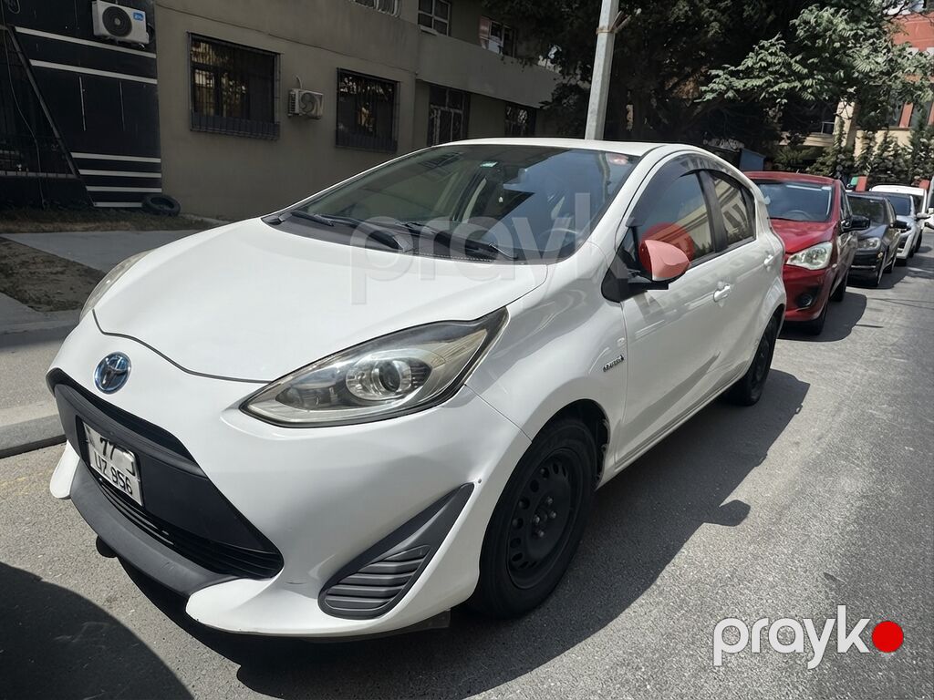 Toyota Aqua: 1.5 l | 2019 il Hetçbek 77-UZ-956 — Avto, Bakı (3)