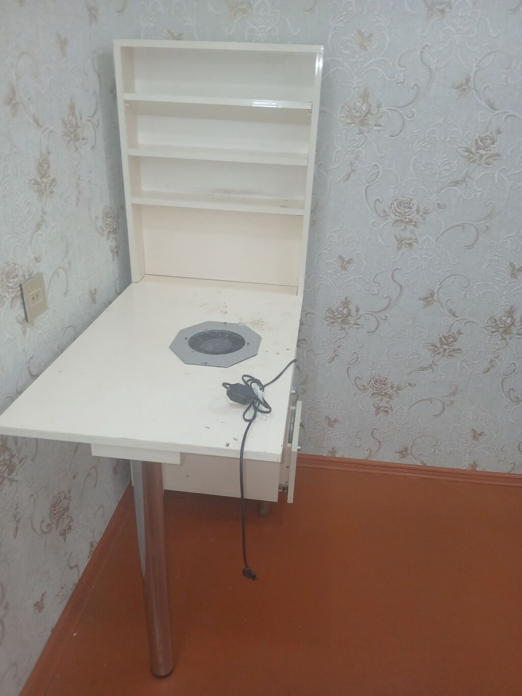 Künc masa, Siyirməli, Polkalı — Mebel, Bakı