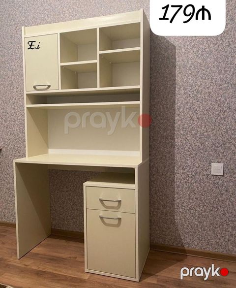 Düz masa, Polkalı, Siyirməli, Rusiya, Sadə laminat, Zəmanətsiz, Kredit yoxdur