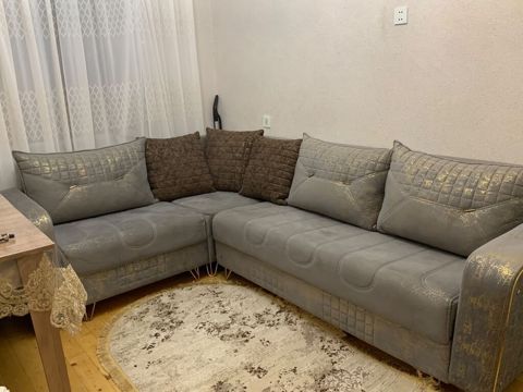 Divan satılır 390₼. açılır bazası var.Ünvan Masazır. 3202. Fatimə99 E
