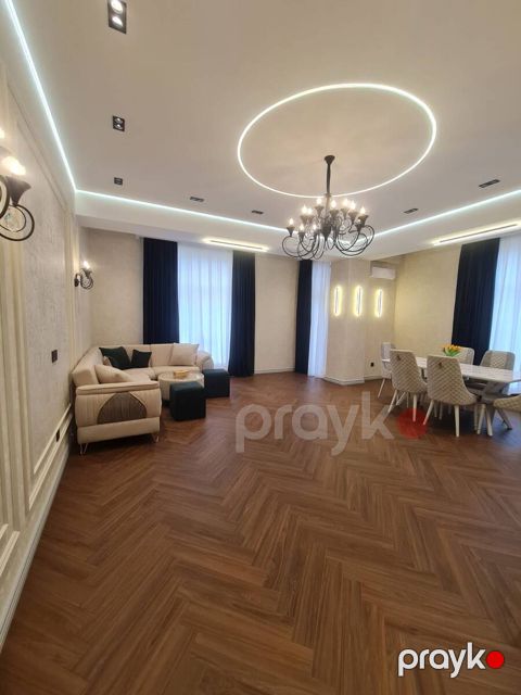 İcarəyə verilir 3 otaqlı yeni tikili 140 m²