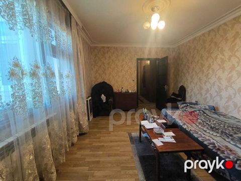 Satılır 3 otaqlı köhnə tikili 90 m²