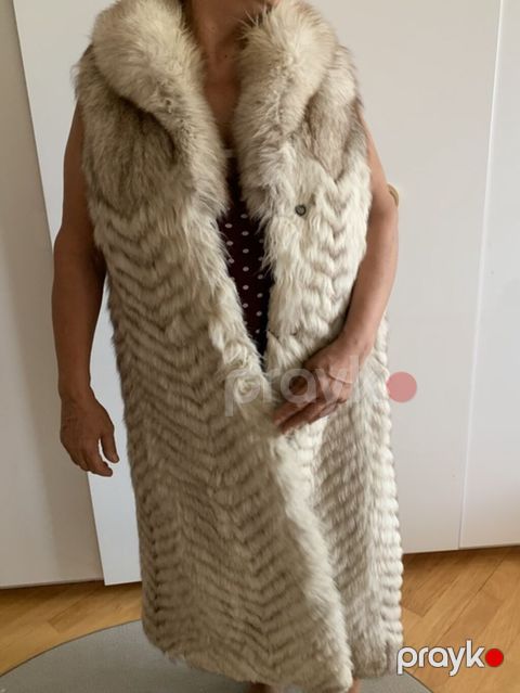 Uzun xəz jilet - Model: Dizayner tərzində, maxi uzunluqda xəz jilet -