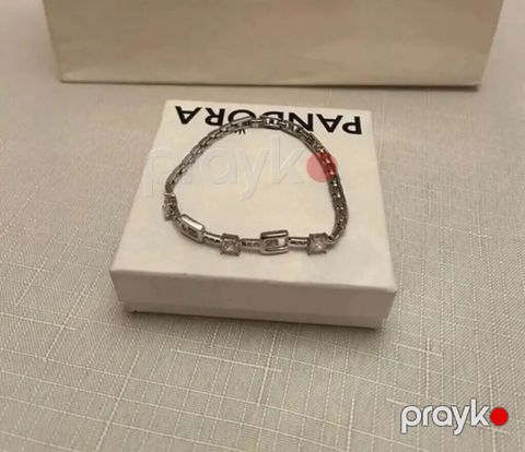 Pandora gümüş qolbaq - Material: gümüş rəngli metal ərinti - Dizayn