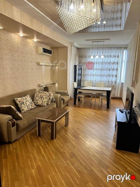 İcarəyə verilir 3 otaqlı yeni tikili 120 m²