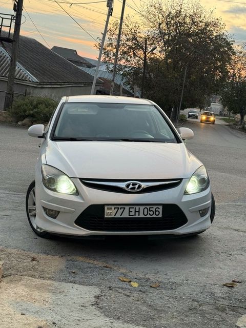 Hyundai i30, 1.4 L, 2009 il, 309 000 km