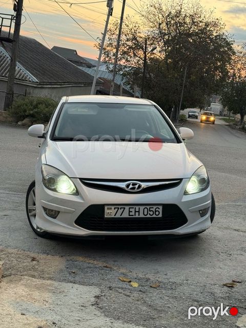 Hyundai i30, 1.4 L, 2009 il, 309 000 km