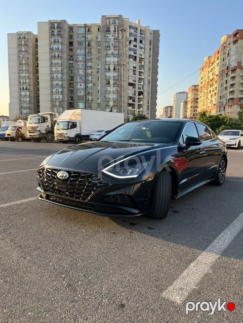 Hyundai Sonata — biznes sinfi sedan