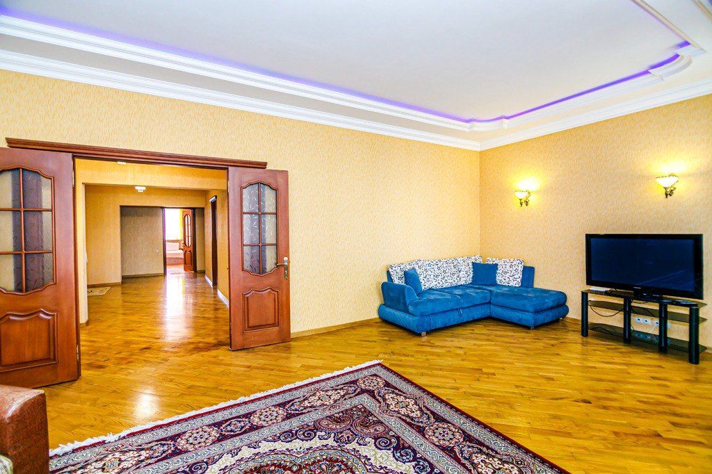 İcarəyə verilir 3 otaqlı yeni tikili 160 m² — Mənzil, Bakı (8)