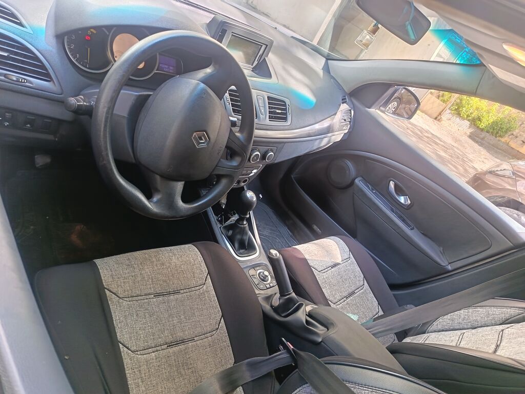 Renault Mégane kombi (station wagon) • Kuzov: kombi, gümüşü rəng • — Avto, Bakı (2)