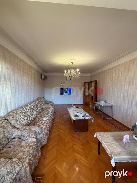Satılır 3 otaqlı köhnə tikili 90 m²