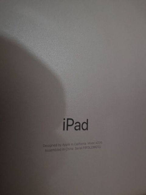 Apple iPad (Model A2200) – Qızılı rəng - Ekran: 10.2 düym Retina