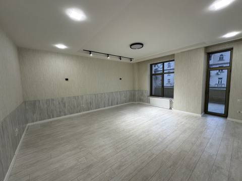İcarəyə verilir 5 otaqlı ofis 220 m² — Баку