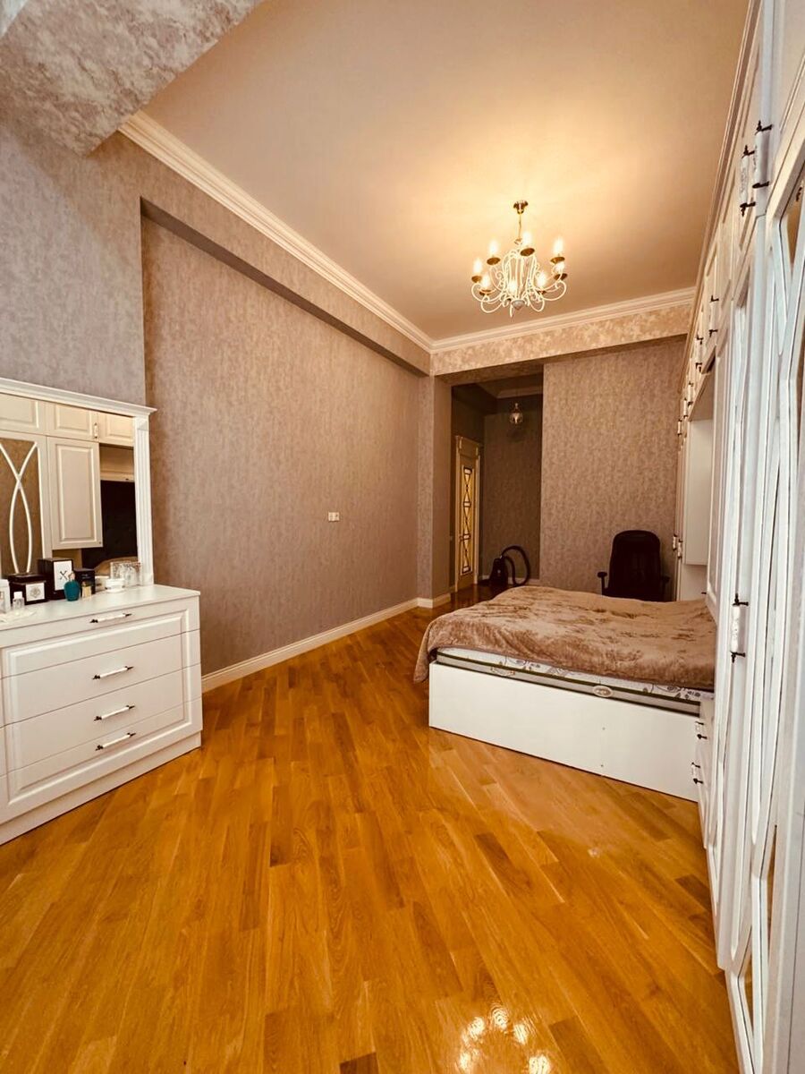 Satılır 4 otaqlı yeni tikili 225 m² — Mənzil, Bakı (7)