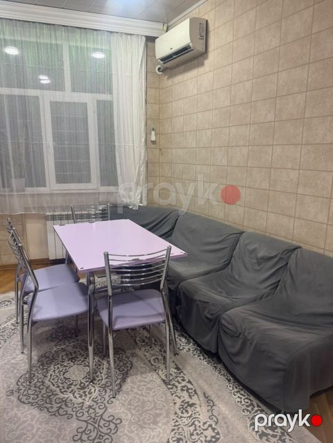 Metbex Desti 4 stulla 120 AZN.divan üstünde verilecek.kojasinda Cat