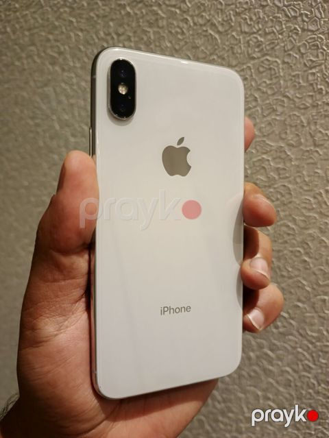 Apple iPhone X 64 GB Gümüş rəngində