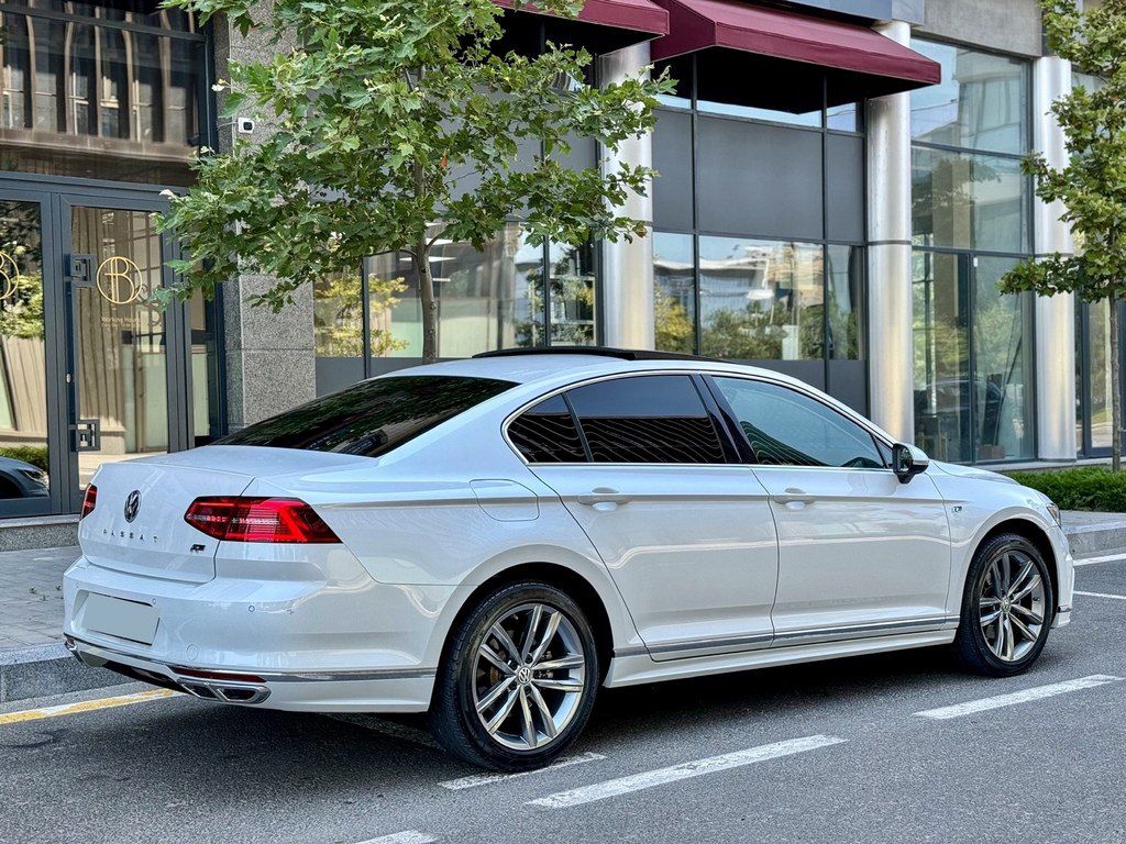 Volkswagen Passat, 1.8 L, 2018 il, 130 000 km — Avtomobillər, Bakı (6)