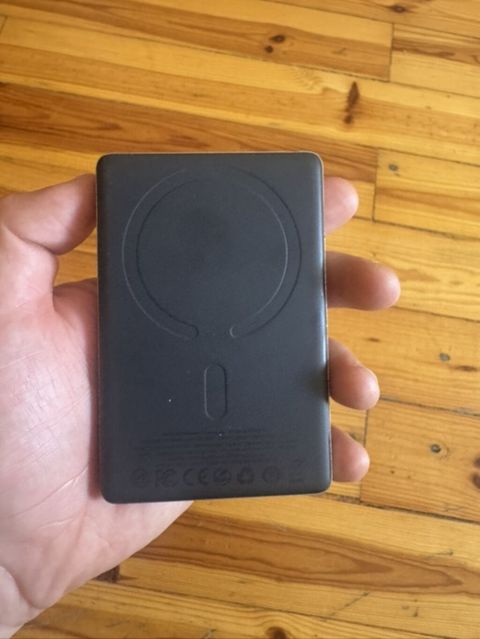 TƏCLİ SATLIR JORROOM maqnitli simsiz powerbank Xüsusiyyətlər: -