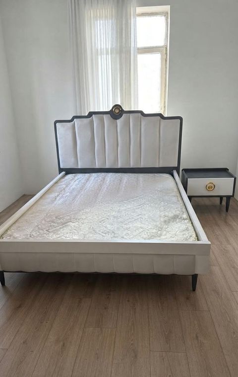 Damla fabrikden taxt 1 tumbayla 250 manat .Catdirilma odenisle.Unvan