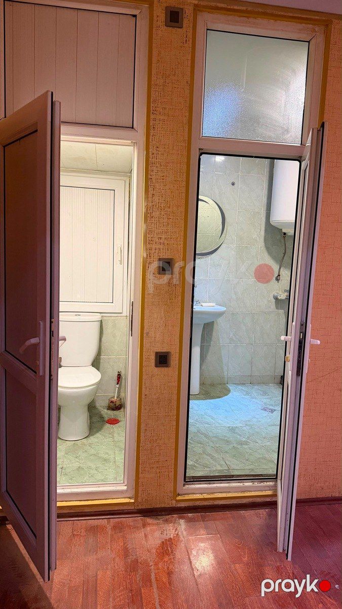Satılır 2 otaqlı köhnə tikili 60 m² — Mənzil, Bakı (12)