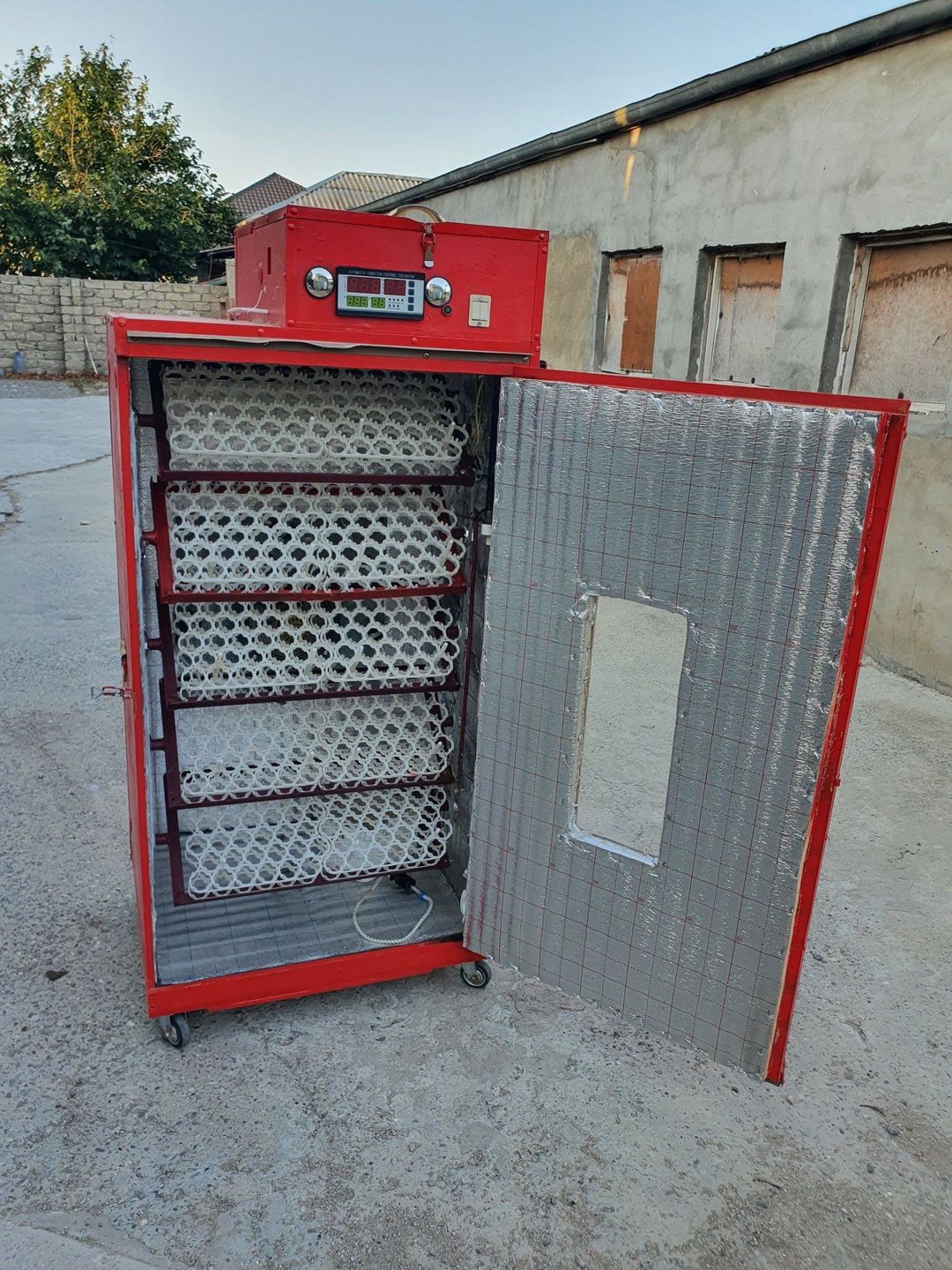 İnkubator — Biznes və avadanlıq, Bakı