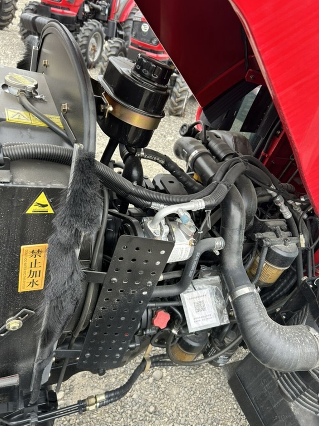 Fotolardakı kənd təsərrüfatı texnikası: Dongfeng DFE904-3 təkərli — Traktorlar, Quba (7)